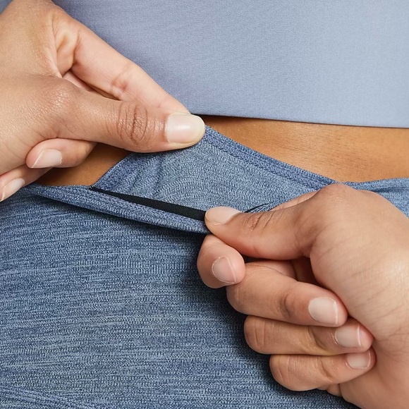 ✨SOLD✨ Nike One Biker shorts Medium - Picture 3 of 10